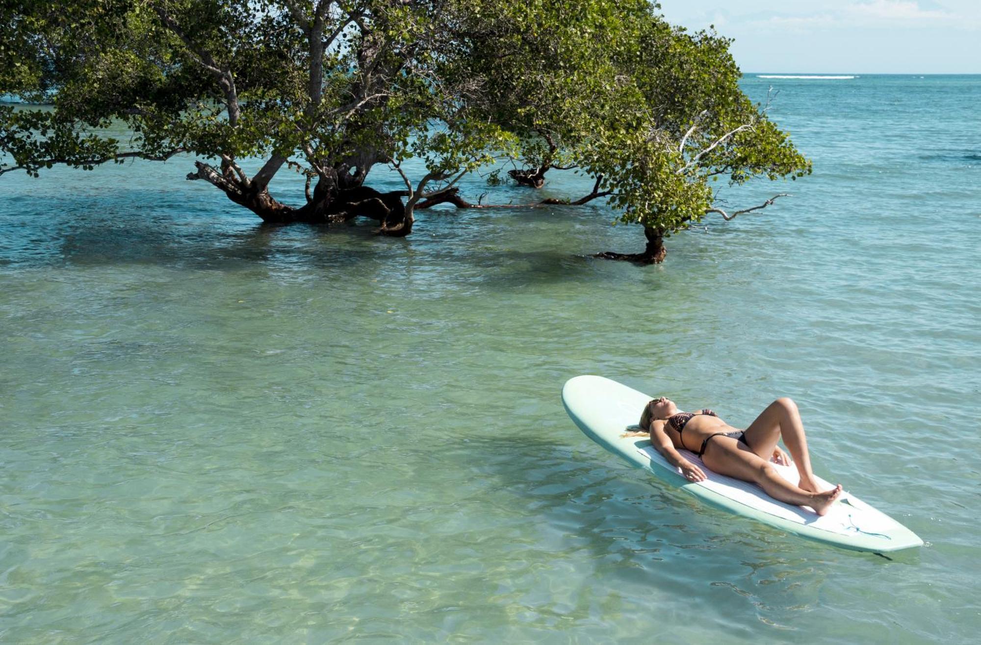 Myamo Beach Lodge Jereweh Экстерьер фото