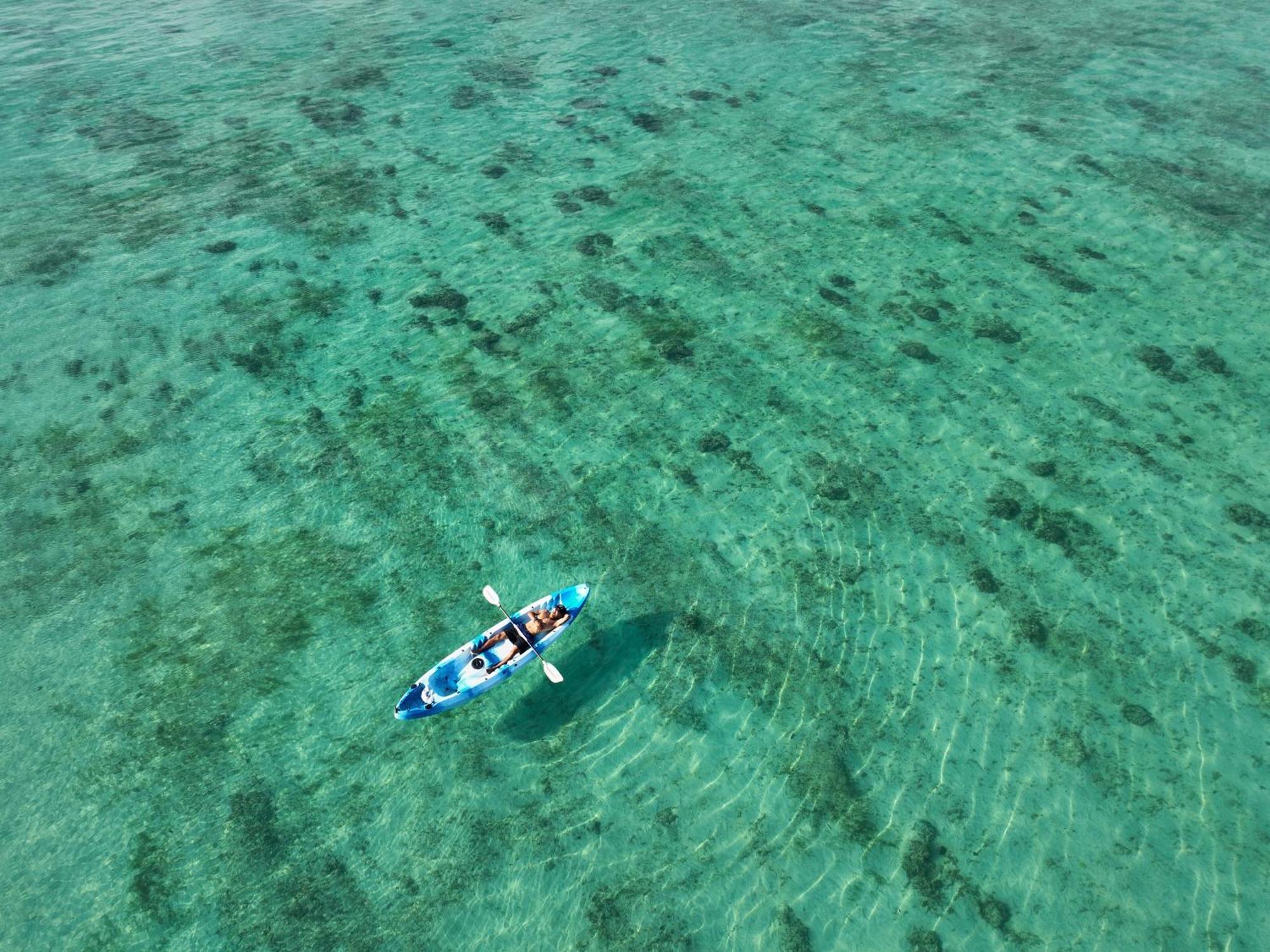 Myamo Beach Lodge Jereweh Экстерьер фото